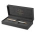 Ручка шариковая Parker Sonnet Core Stainless Steel GT, серебристый/золотистый, серебристый/золотистый, нержавеющая сталь	шлифованная. торец ручки- латунь, покрытая золотом. зажим колпачка и кольцо- сталь, покрытая золотом