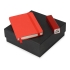 Подарочный набор To go с блокнотом и зарядным устройством, красный, красный, блокнот - картон с покрытием из полиуретана, имитирующего кожу, портативное зарядное устройство - металл