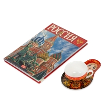 Набор Моя Россия: чайно-кофейная пара Матрешка, хохлома и книга Россия на русском языке